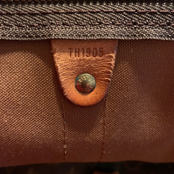 Authentic Louis Vuitton Keepall Bandoulier 50 - Picture 10 of 12